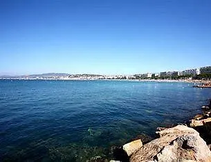 Residhotel Maupassant 3* Канны