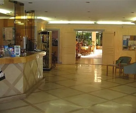 Residhotel Maupassant Aparthotel 2*