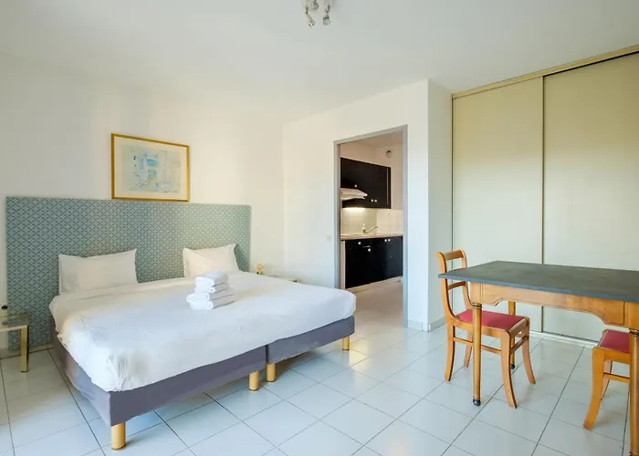 Appart hôtel Residhotel Maupassant 3*