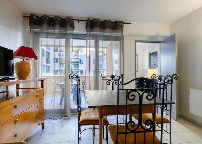 Residhotel Maupassant 3*