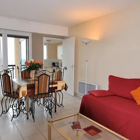 Appart hôtel Residhotel Maupassant 3*