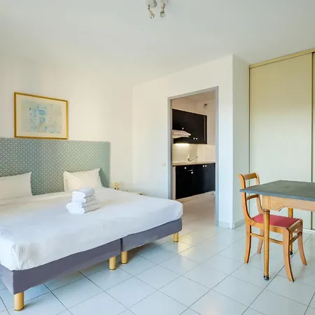 Appart hôtel Residhotel Maupassant 3*