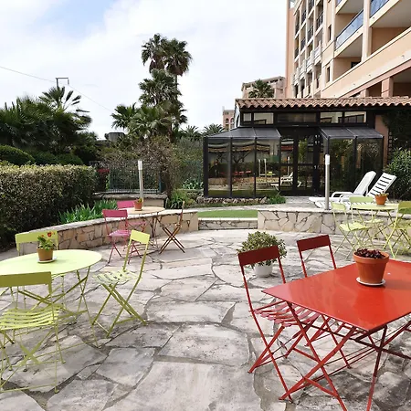 Appart hôtel Residhotel Maupassant Cannes