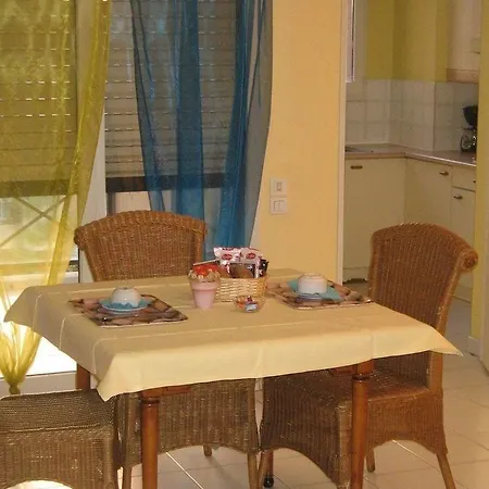Residhotel Maupassant מלון דירות קאן