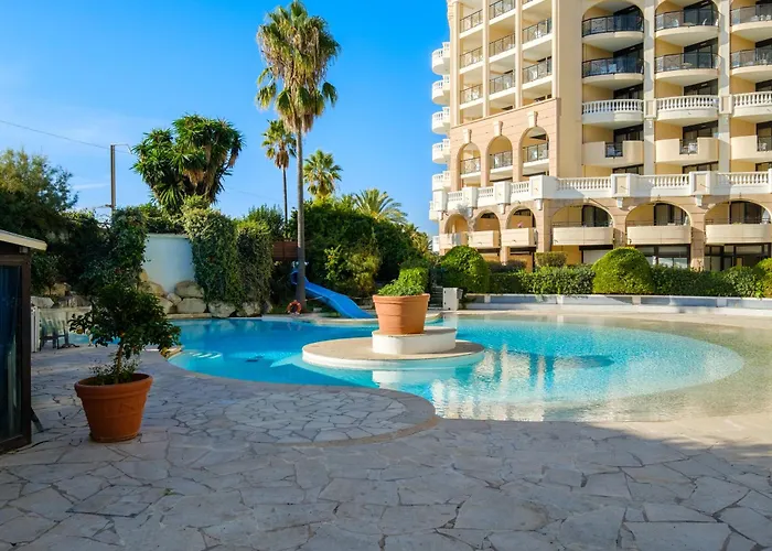 Hotel apartamentowy Residhotel Maupassant Cannes