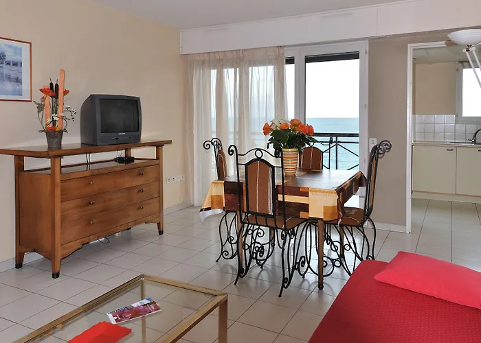Residhotel Maupassant Hotel apartamentowy 3*